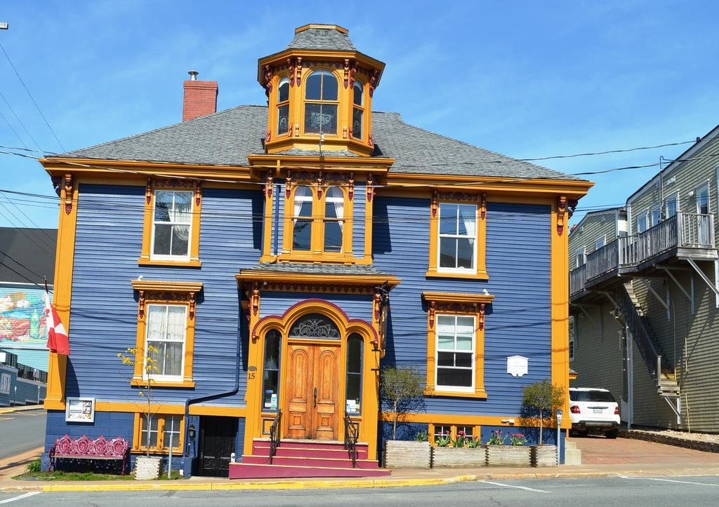 The Mariner King Inn Lunenburg Exterior photo